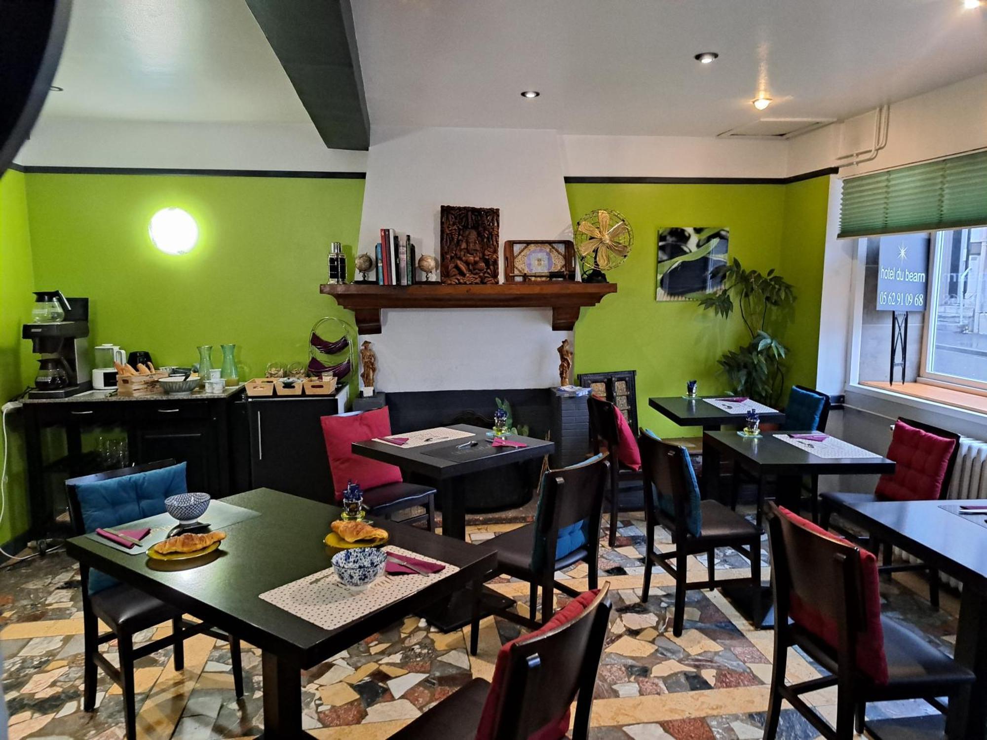 Hotel Le Bearn Bagnères-de-Bigorre Zewnętrze zdjęcie